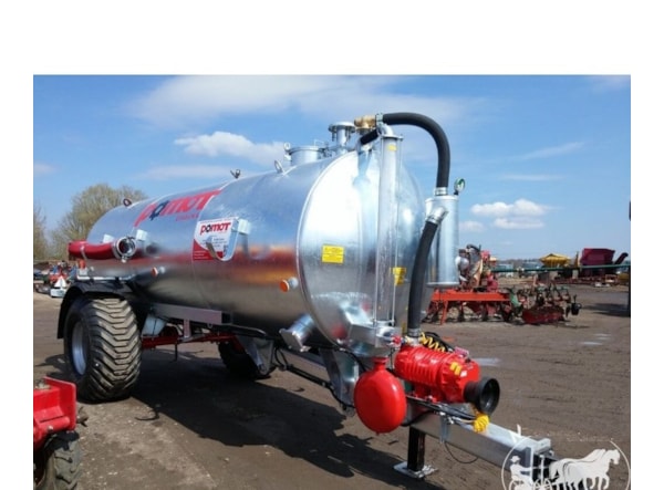 Vidanja Pomot T546/A STANDARD   (10.000 litri) 1 axa de vanzare